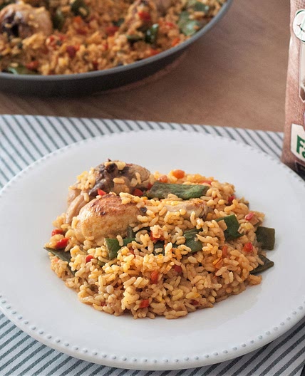 Paella de pollo. Receta de arroz fácil y barata