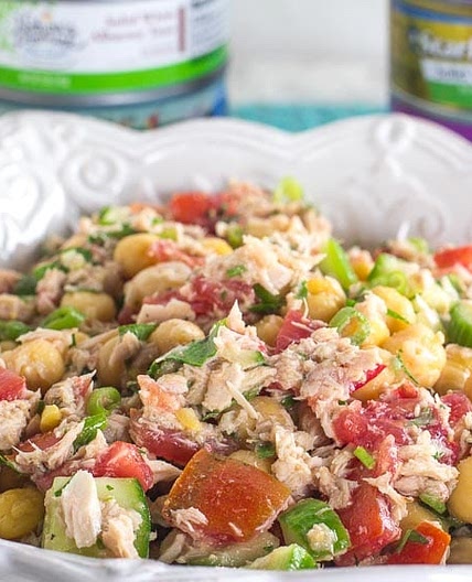 Low FODMAP Mediterranean Tuna Salad with Chickpeas