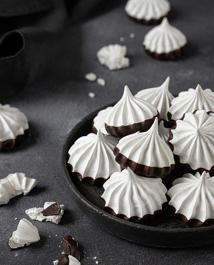 Chocolate Dipped Swiss Meringue Kisses
