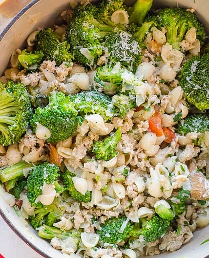 Ground Turkey and Broccoli Pasta {One Pot}