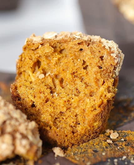 Pumpkin Streusel Oat Muffins