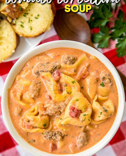Slow Cooker Tomato Tortellini Soup