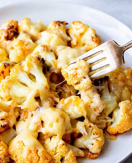 Cheesy Buffalo Cauliflower Bites