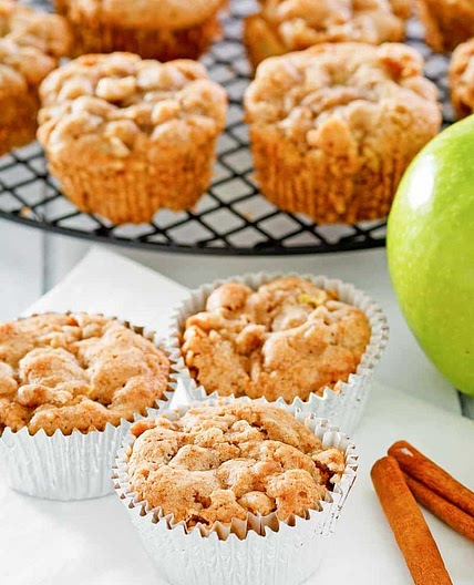 Apple Cinnamon Muffins with Walnuts