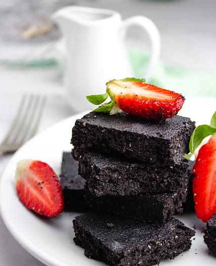 Dark Chocolate and Sea Salt Low Carb Brownies (Keto)
