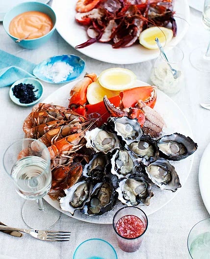 Dietmar Sawyere: Seafood platter with three sauces