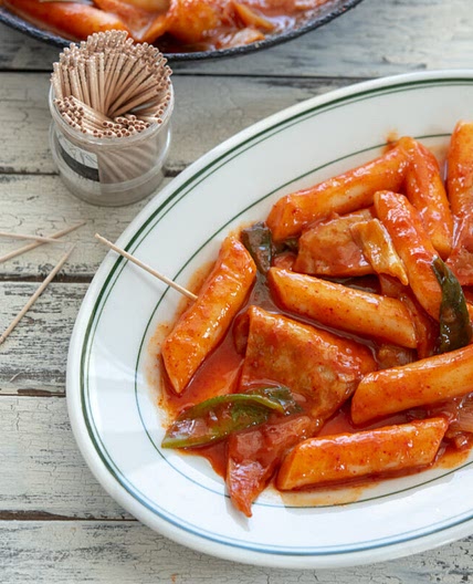 Classic Tteokbokki: Korean Spicy Rice Cakes