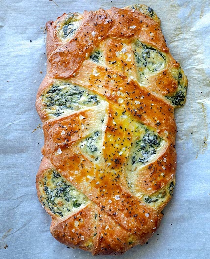 Keto Calzone with Spinach and Cheese
