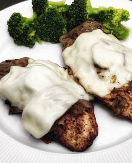 Smothered Chicken Texas Roadhouse (Copycat Recipe)