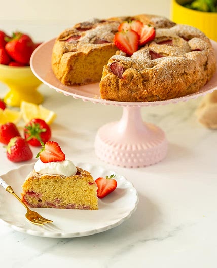 Italian Strawberry Cake