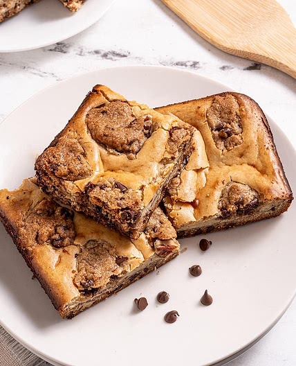 Chocolate Chip Cheesecake Bars