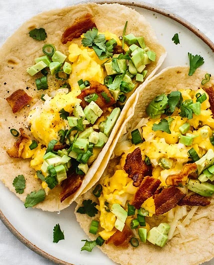 Easy Breakfast Tacos (Bacon, Egg & Avocado)