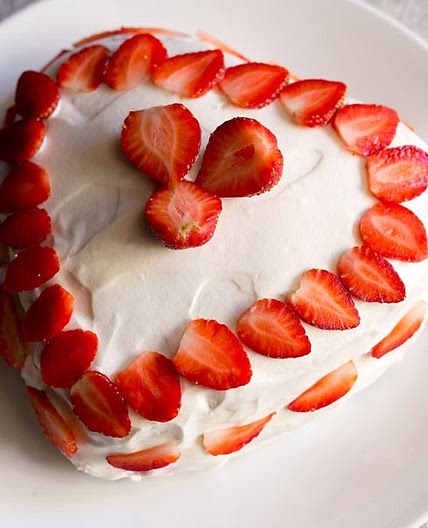 Strawberry Cream Cake