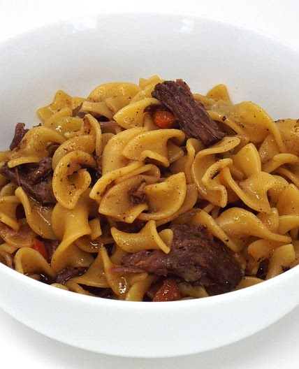 Slow Cooker Beef and Noodles