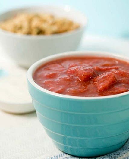 Stewed rhubarb with apple and strawberries