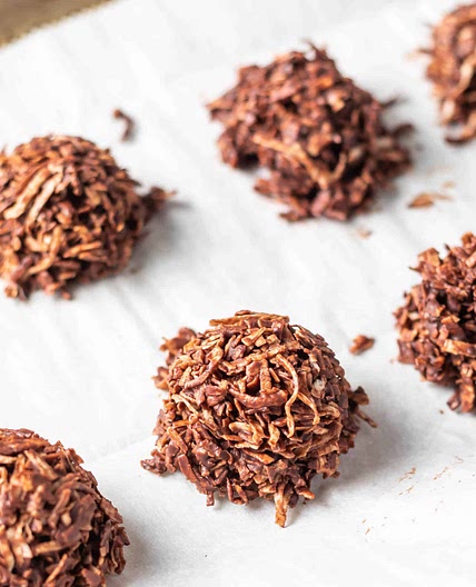 Keto Chocolate Macaroons