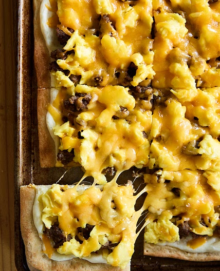 Easy Breakfast Pizza
