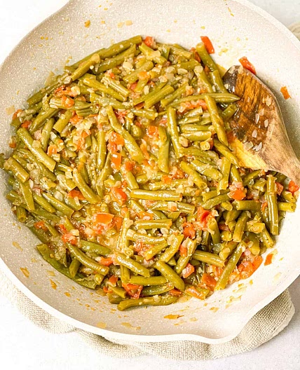 Loubieh Bzeit - Braised Green Beans