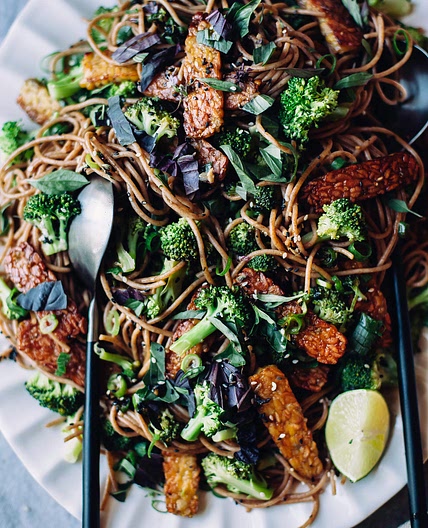 Sesame Garlic Noodles with Broccoli, Basil & Crispy Tempeh