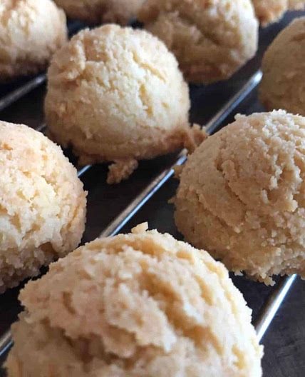 Low Carb Amaretti Cookies