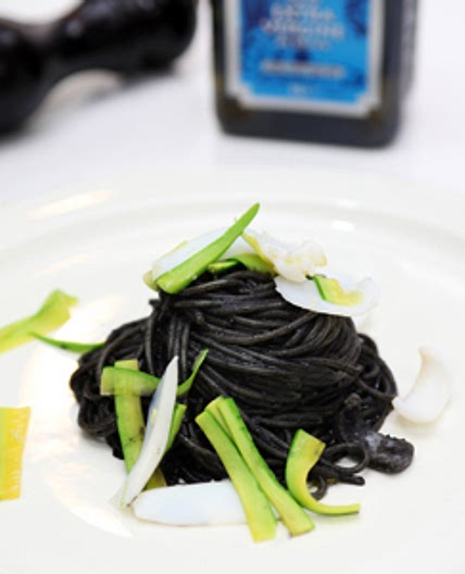 오징어먹물 파스타