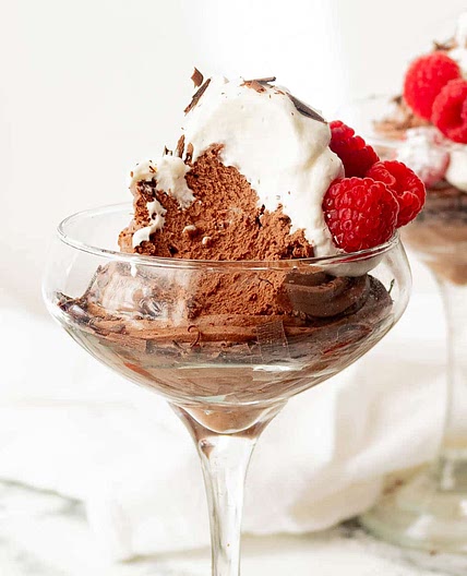 Keto Chocolate Mousse - Quick Easy Low Carb Recipe