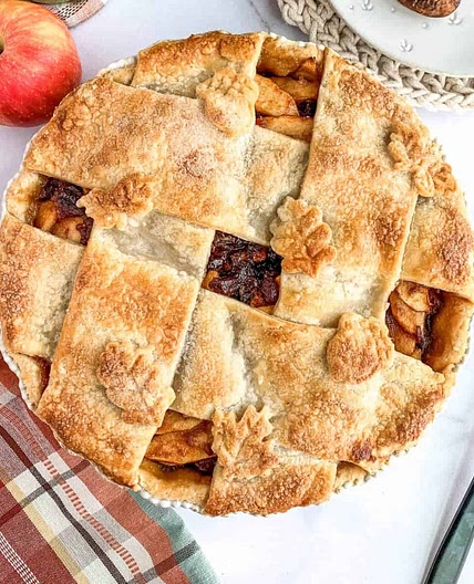 Apple Date Pie