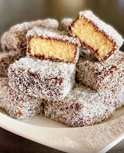 Lamingtons (Λάμινγκτονς) της Υβόννης Μπόσνιακ
