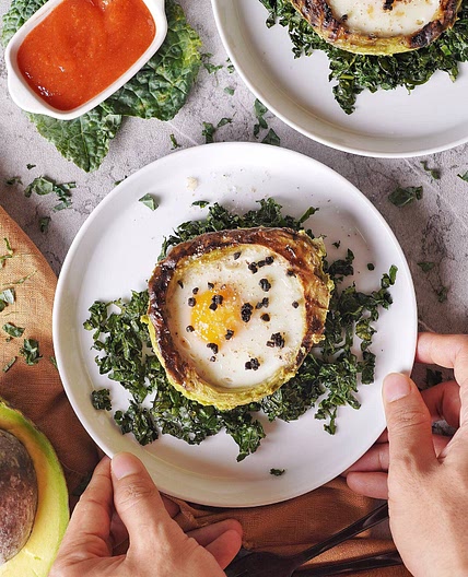 Grilled Avocado With Egg