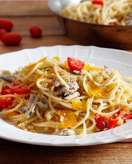 Pasta con alici e bottarga