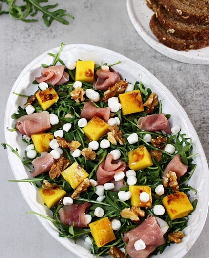 Salad with Mango and Goat Cheese