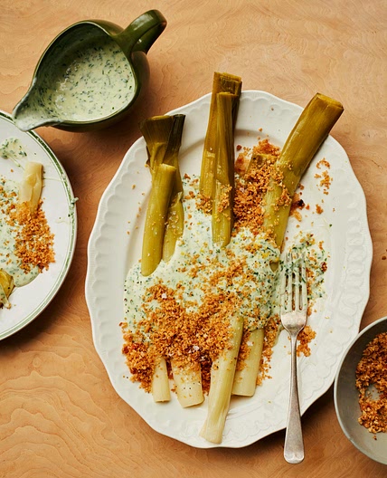 Soft leeks with ricotta parsley sauce and parmesan breadcrumbs