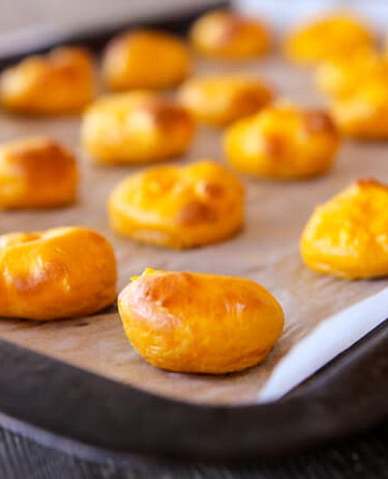 skinnymixer's Cheesy Pumpkin Puffs