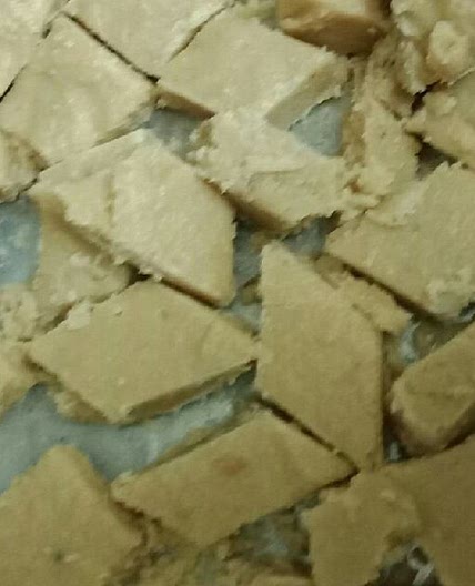 मावे की बर्फी (Mawe ki Barfi recipe in Hindi)