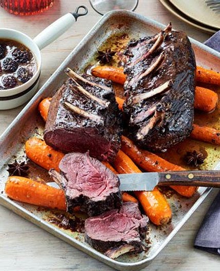 Rack of venison, roasted carrots & forager sauce