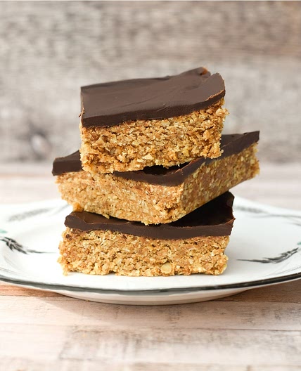 Vegan Biscoff Oat Bars (homemade no-bake)
