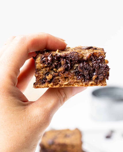 Healthy Chocolate Chip Baked Oatmeal Breakfast Bars Recipe