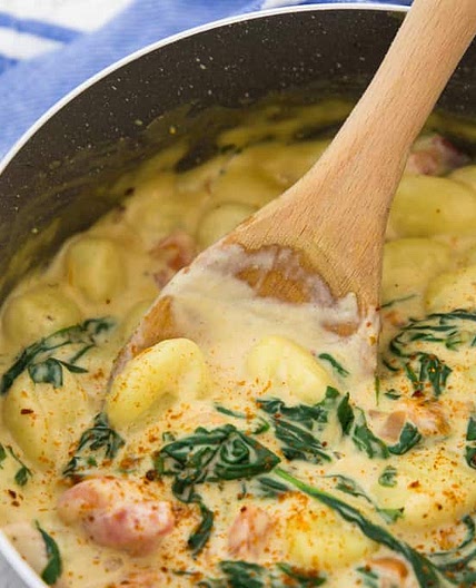Vegan Gnocchi with Spinach and Tomatoes