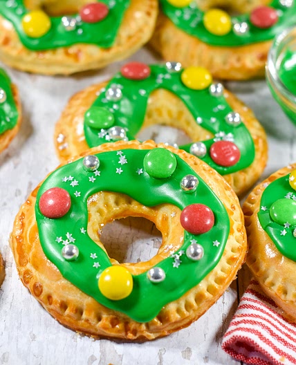 Christmas Wreath Nutella Hand Pies