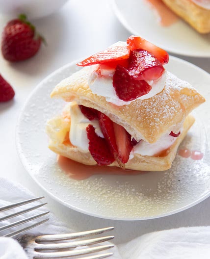 Easy Strawberry Shortcake Puffs