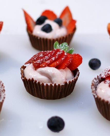 Strawberry Cheesecake Mousse Chocolate Cups