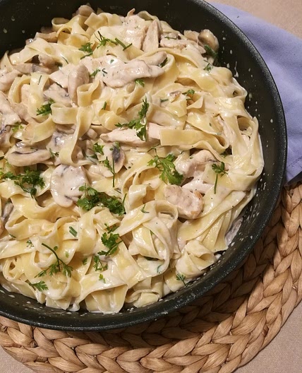 Φετουτσίνι με Κοτόπουλο και Μανιτάρια