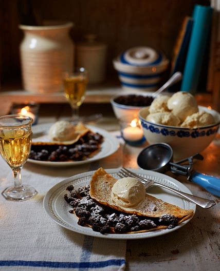 Christmas cake crepes