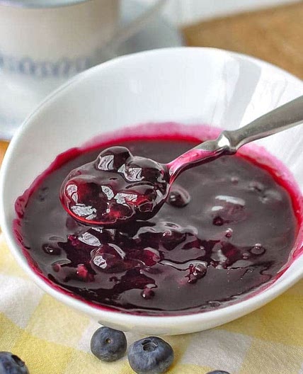 Fast & Easy Blueberry Syrup (4 Ingredients)