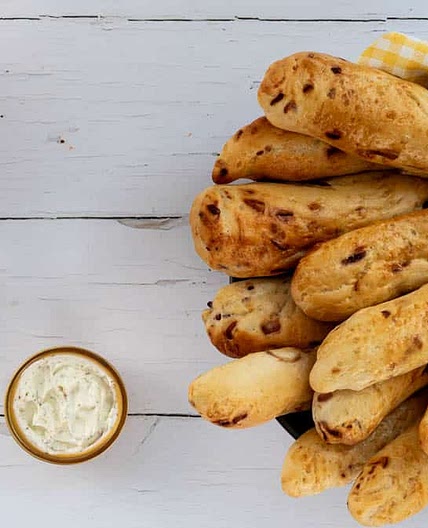 Easy Soft Cheese-Stuffed Breadsticks Recipe with Red Onion