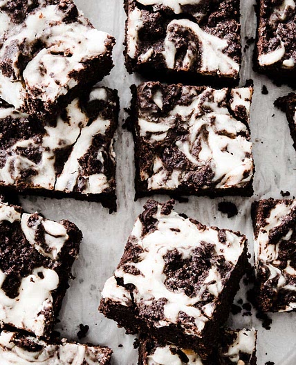 Fudgy Keto Cheesecake Brownies