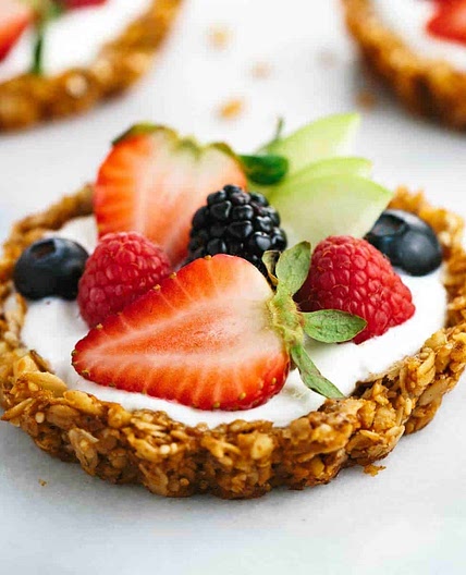 Breakfast Fruit Tart with Granola Crust