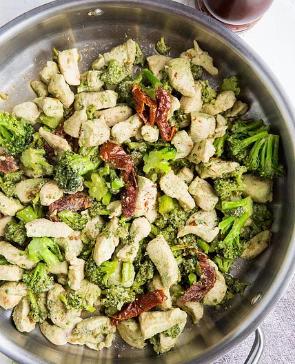 Pesto Chicken and Broccoli