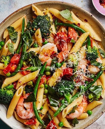 One-Pot Pasta Primavera with Broccoli, Tomatoes, and Shrimp