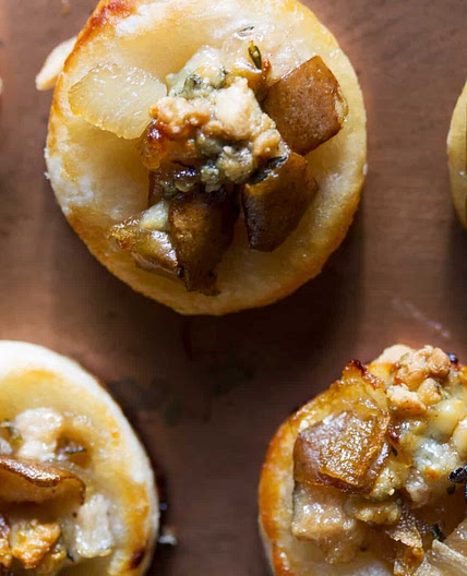 Blue Cheese and Pear Puff Pastry Bites Recipe
